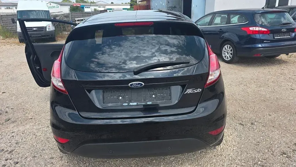 Gebraucht Ford Fiesta Trend 80 PS (58 kW) 2016 Schwarz Kleinwagen