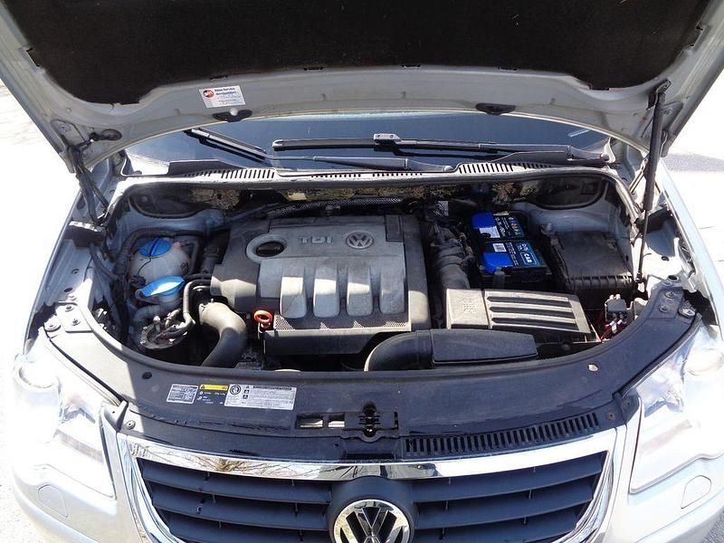 Gebraucht VW Touran Trendline 140 PS (102 kW) 2009 Silber Van / Kleinbus