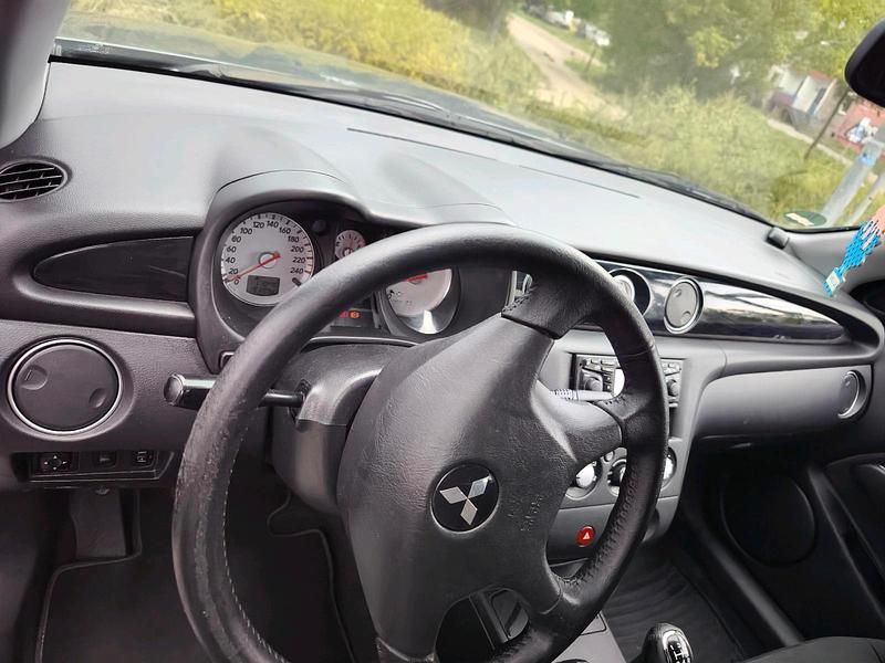 Second-hand Mitsubishi Outlander 2004 Albastru SUV