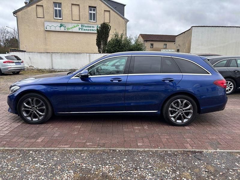 Gebraucht Mercedes C220 170 PS (125 kW) 2017 Blau Limousine