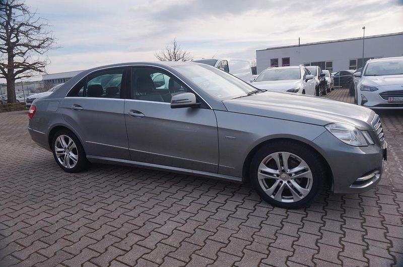 Second-hand Mercedes E220 170 CP (125 kW) 2011 Argintiu Berlinǎ