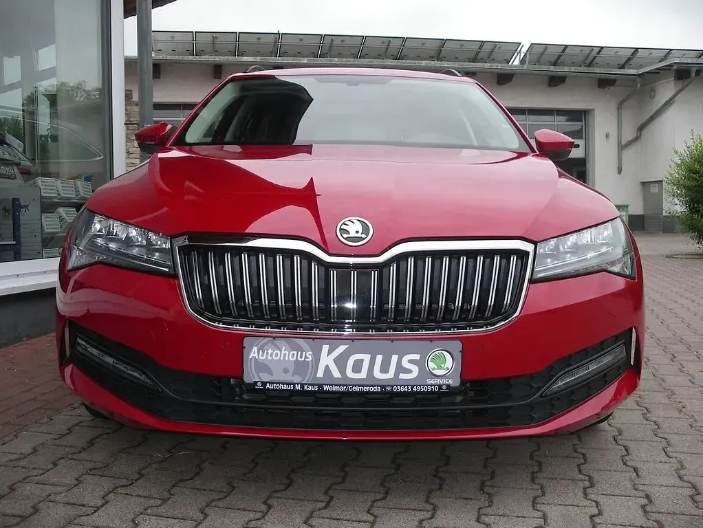 Gebraucht Skoda Superb Ambition 150 PS (110 kW) 2020 Rot Kombi