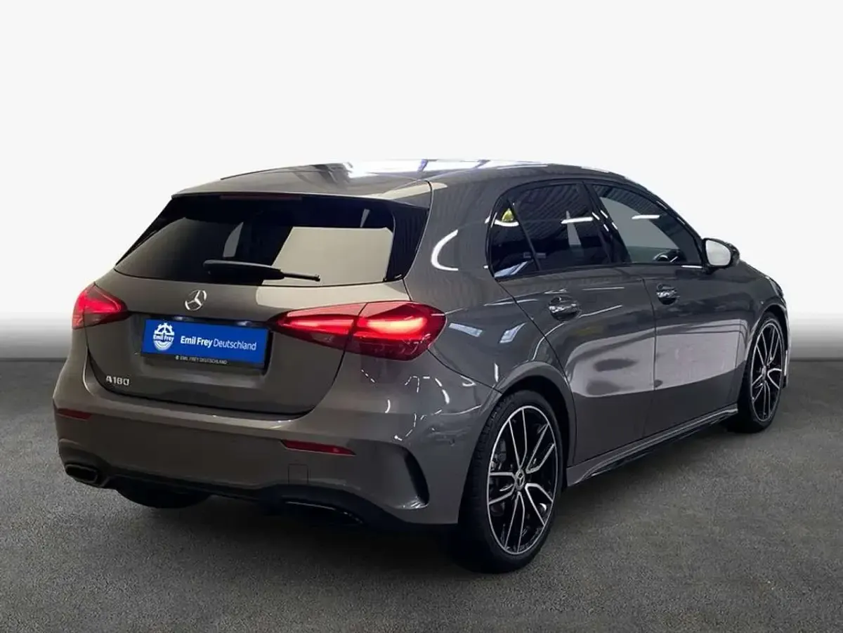 Gebraucht Mercedes A180 Edition 136 PS (100 kW) 2026 Grau Limousine