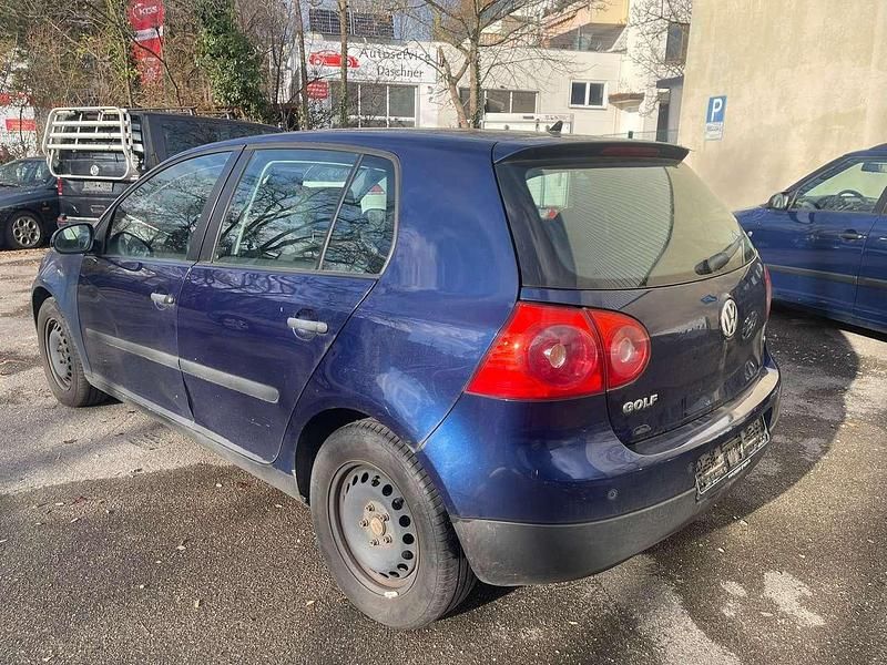 Gebraucht VW Golf IV Trendline 102 PS (75 kW) 2005 Shadow blue metallic Kleinwagen