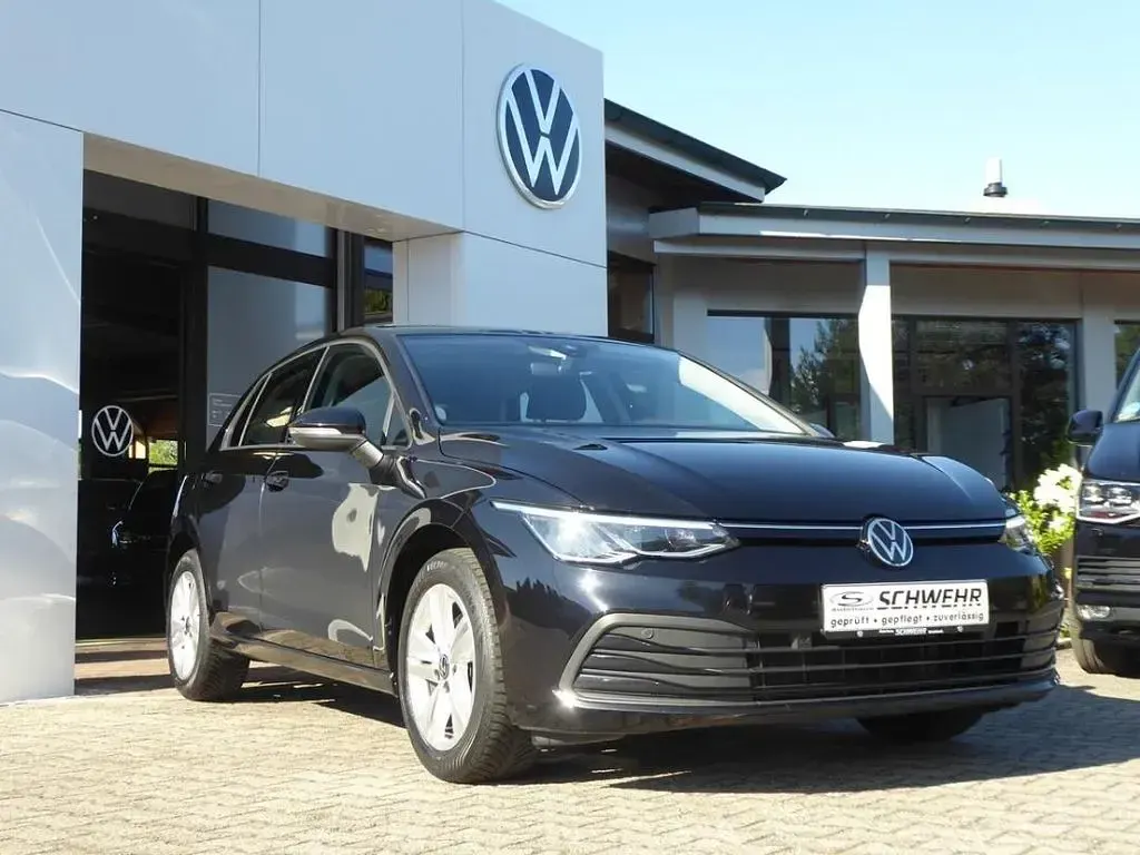 Gebraucht VW Golf VIII Life 110 PS (80 kW) 2022 Schwarz Limousine
