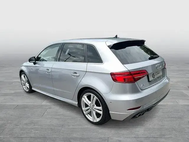 Gebraucht Audi A3 Design 150 PS (110 kW) 2020 Florettsilber metallic (metallic) Limousine