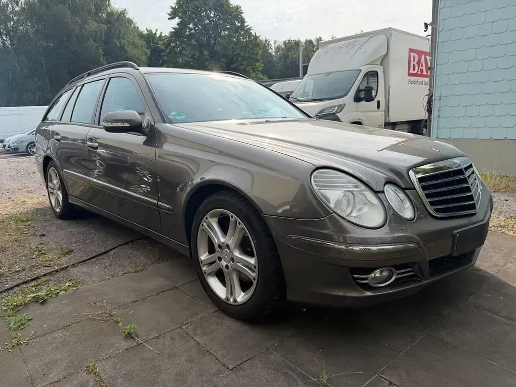Gebraucht Mercedes E280 231 PS (169 kW) 2007 Grau Kombi
