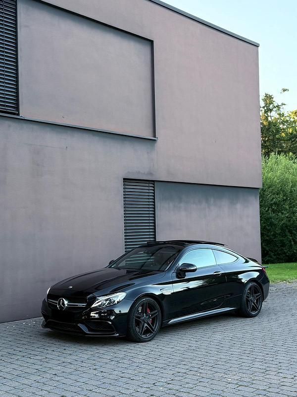 Schwarz Gebraucht 2017 Mercedes C63 AMG AMG Coupé | 37.777 € (Guter Preis) - Bild 1/4