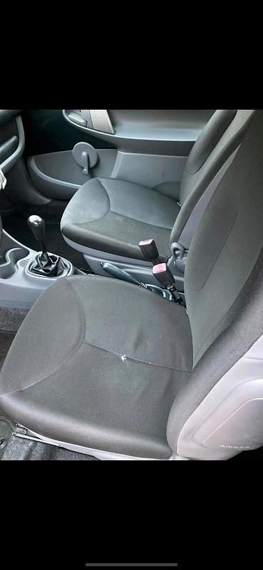 Gebraucht Toyota Aygo 68 PS (50 kW) 2009 Grau Kleinwagen