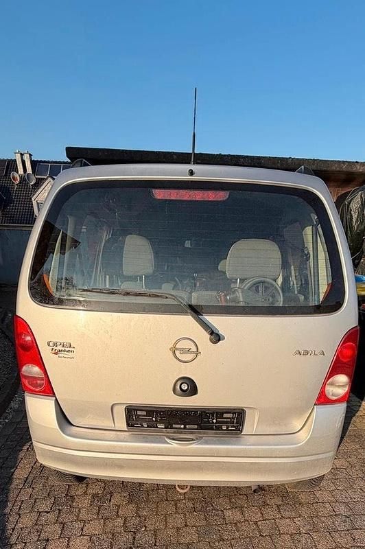Gebraucht Opel Agila 58 PS (42 kW) 2000 Silber Van / Kleinbus