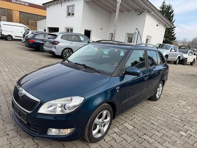 Gebraucht Skoda Fabia Family 86 PS (63 kW) 2011 Blau Kombi
