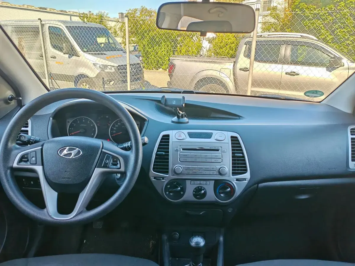 Gebraucht Hyundai i20 Classic 78 PS (57 kW) 2011 Grau Kleinwagen