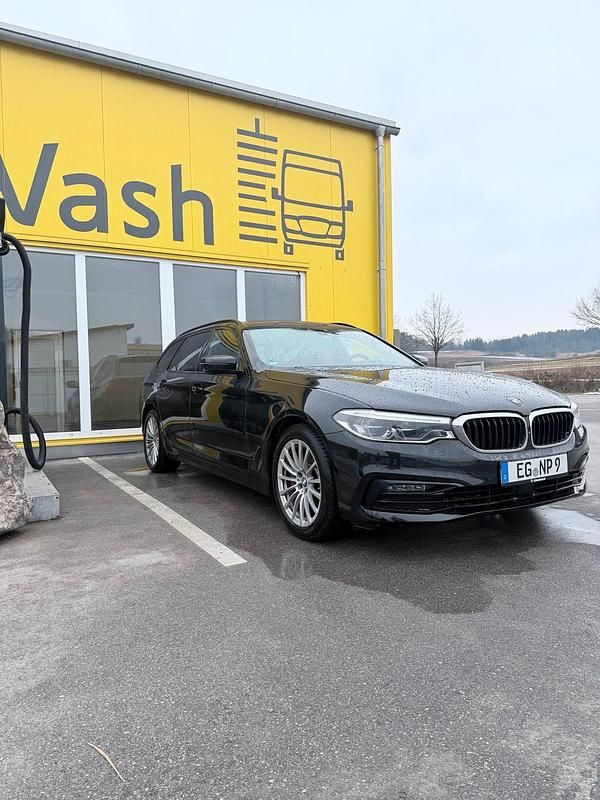 Gebraucht BMW 530 Sport Line 265 PS (194 kW) 2020 Schwarz Kombi