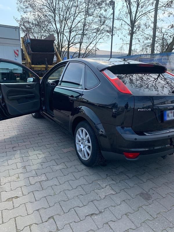 Second-hand Ford Focus Titanium 2007 Negru Hatchback