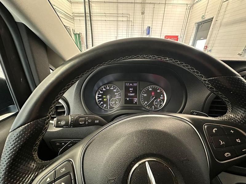 Gebraucht Mercedes Vito 190 PS (139 kW) 2017 Braun Van