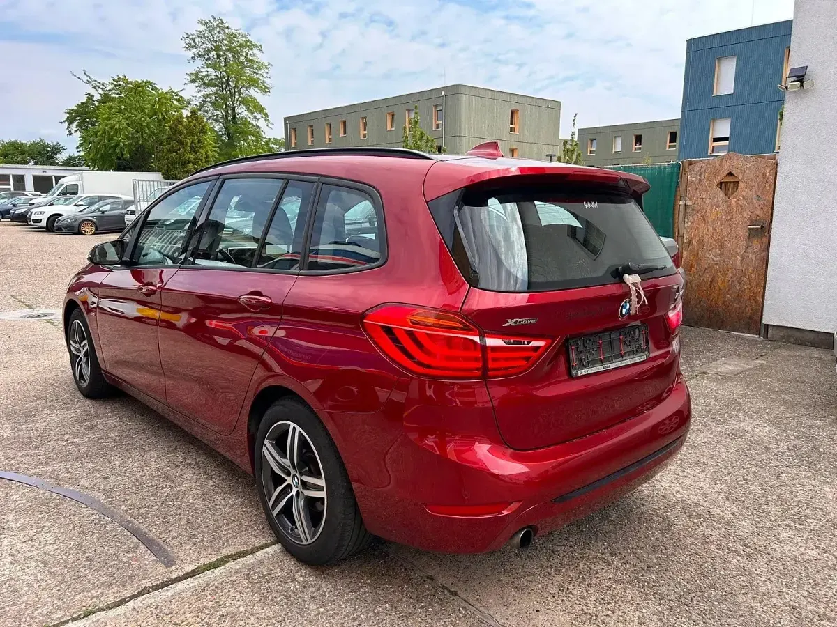 Gebraucht BMW 218 Sport Line 150 PS (110 kW) 2017 Rot Kombi