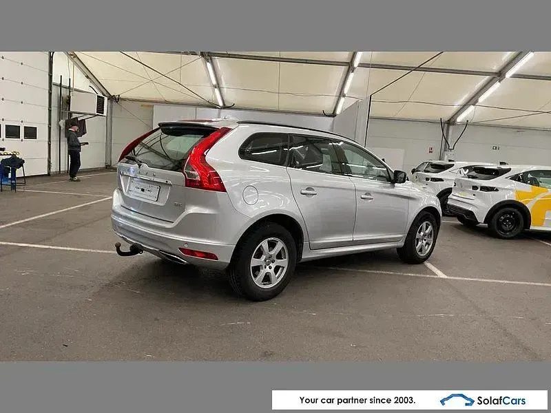 Gebraucht Volvo XC60 181 PS (133 kW) 2015 Silber SUV