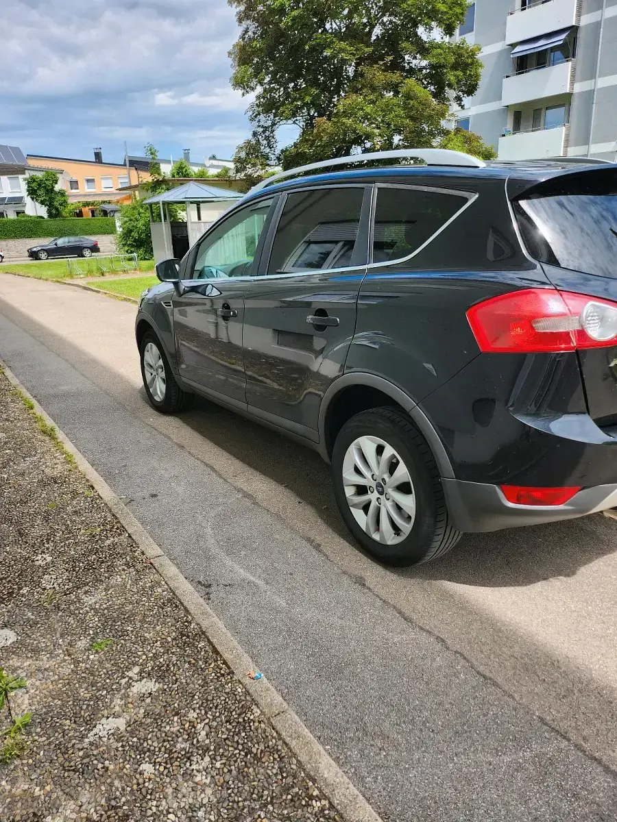 Gebraucht Ford Kuga 136 PS (100 kW) 2009 Schwarz SUV