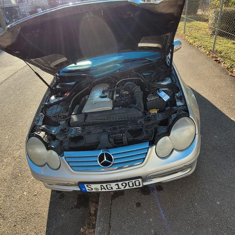 Gebraucht Mercedes C180 129 PS (94 kW) 2001 Silber Coupé