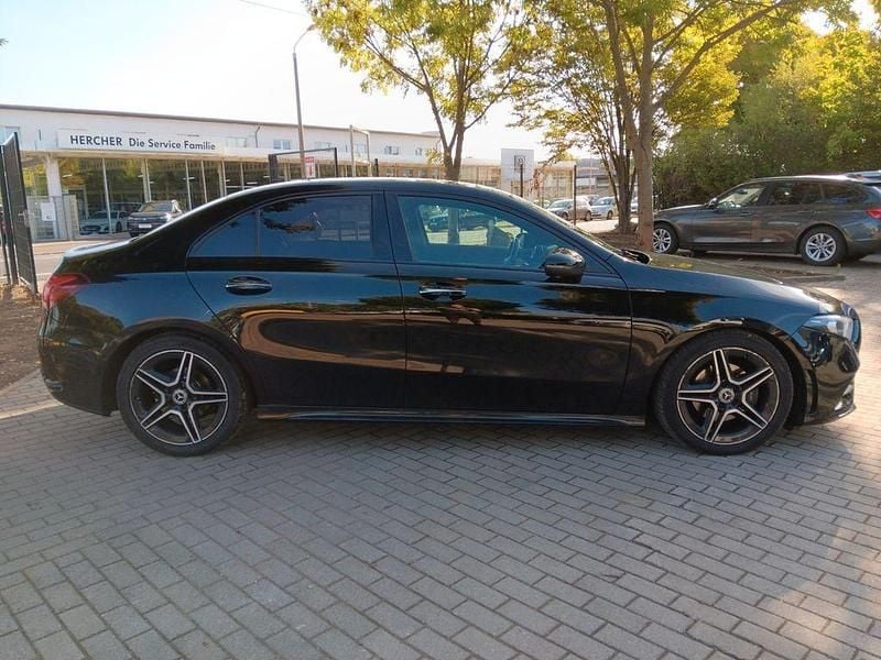Gebraucht Mercedes A180 AMG line 116 PS (85 kW) 2020 Schwarz Limousine