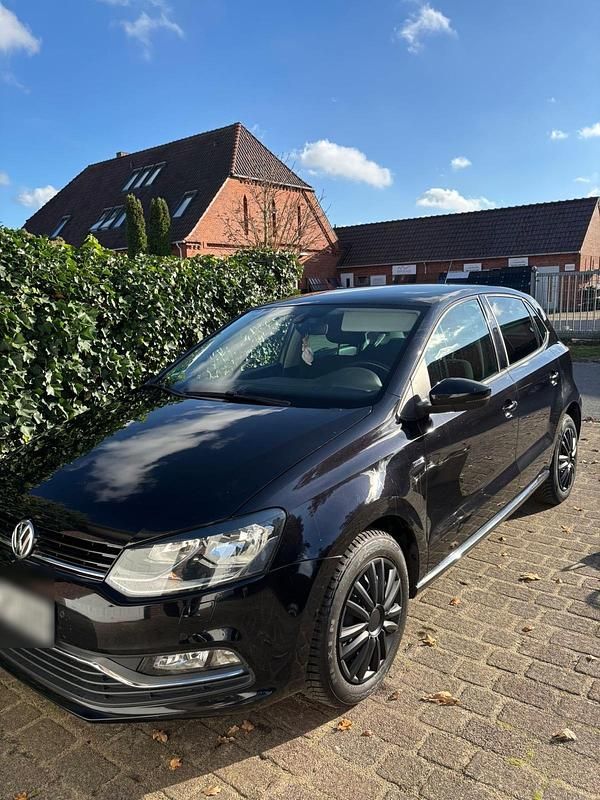 Schwarz Gebraucht 2015 VW Polo LOUNGE Kleinwagen | 8.950 € (Etwas zu teuer) - Bild 1/4
