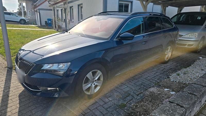 Gebraucht Skoda Superb 150 PS (110 kW) 2016 Blau Kombi
