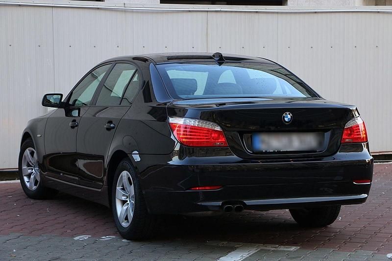 Gebraucht BMW 523 190 PS (139 kW) 2008 Schwarz Limousine