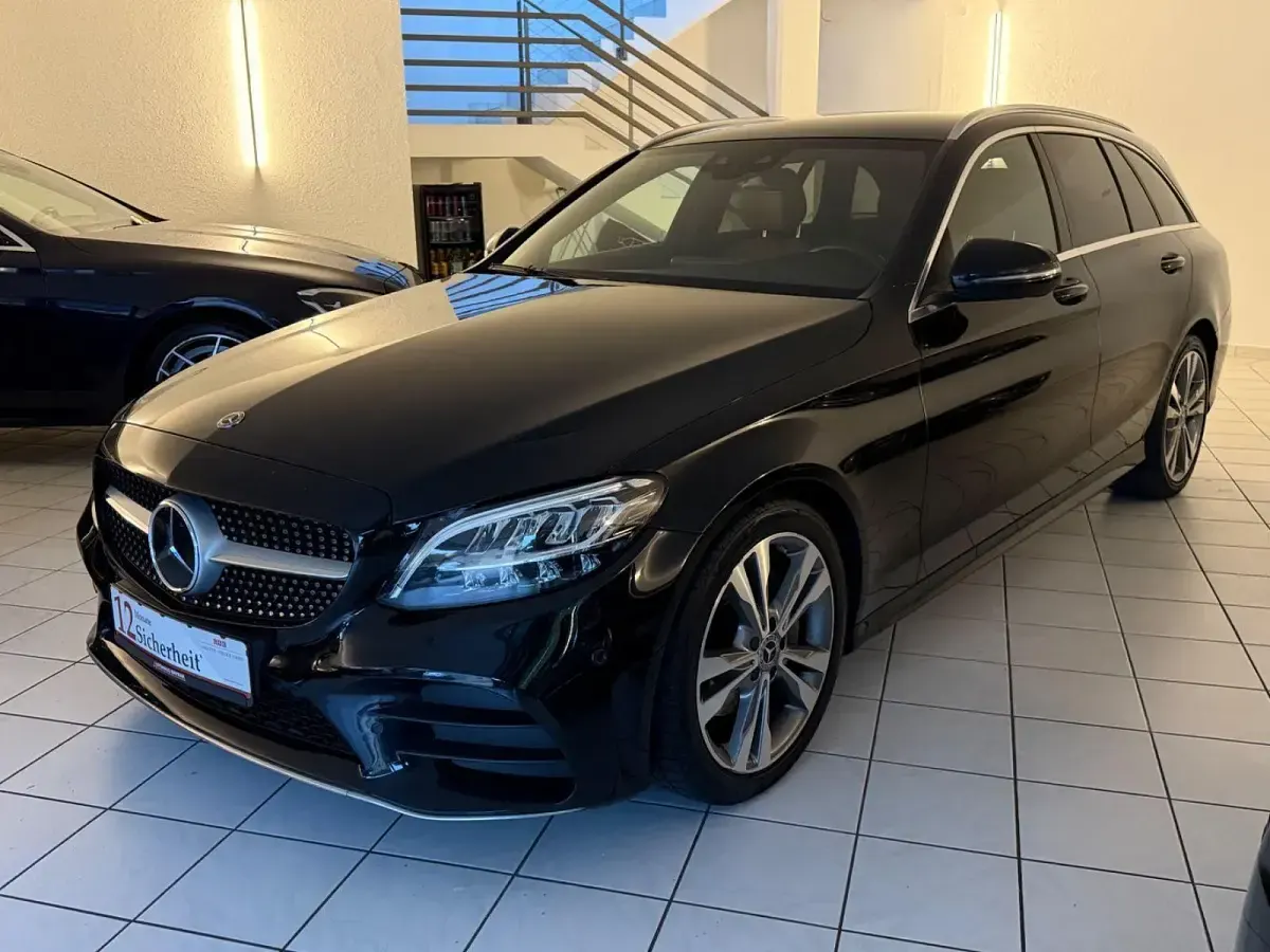 Gebraucht Mercedes C220 AMG line 194 PS (142 kW) 2019 Schwarz Kombi
