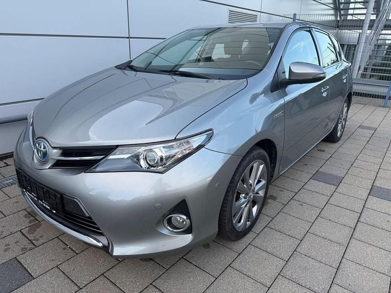 Grau Gebraucht 2014 Toyota Auris Hybrid Edition Kleinwagen | 9.990 € (Guter Preis) - Bild 1/4