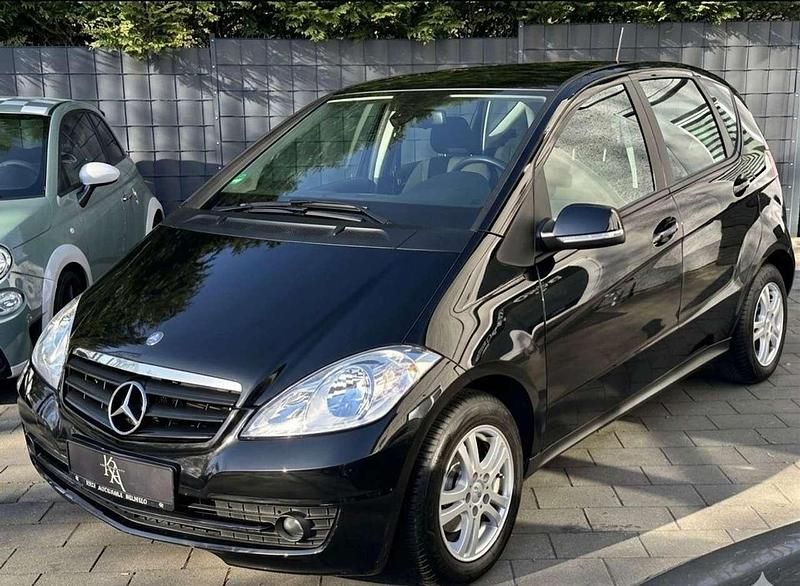 Gebraucht Mercedes A180 116 PS (85 kW) 2010 Schwarz Kleinwagen