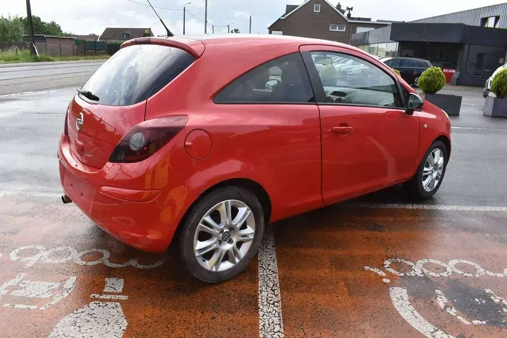 Gebraucht Opel Corsa Edition 86 PS (63 kW) 2012 Rot Kleinwagen