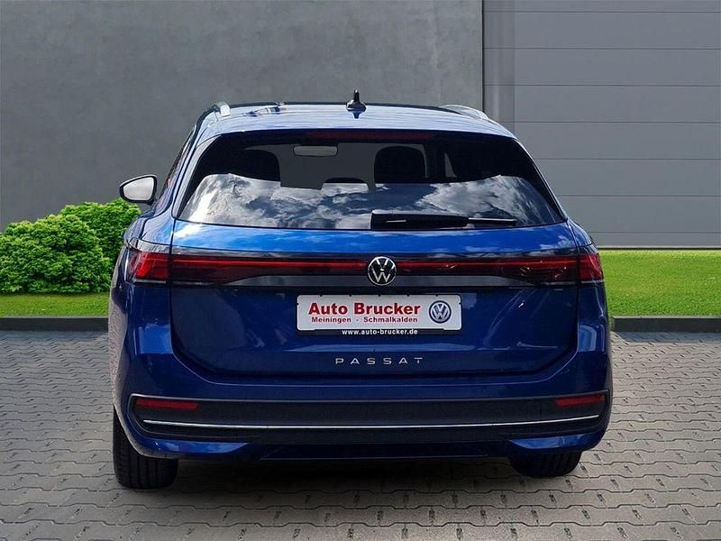 Gebraucht VW Passat Business 150 PS (110 kW) 2025 Blau Kombi