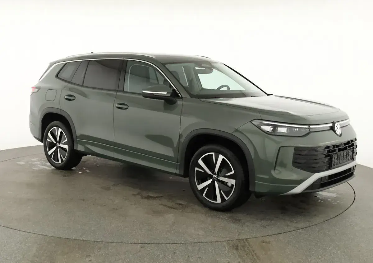 Neu VW Tayron Life 204 PS (150 kW) 2025 Cipressino grün metallic SUV