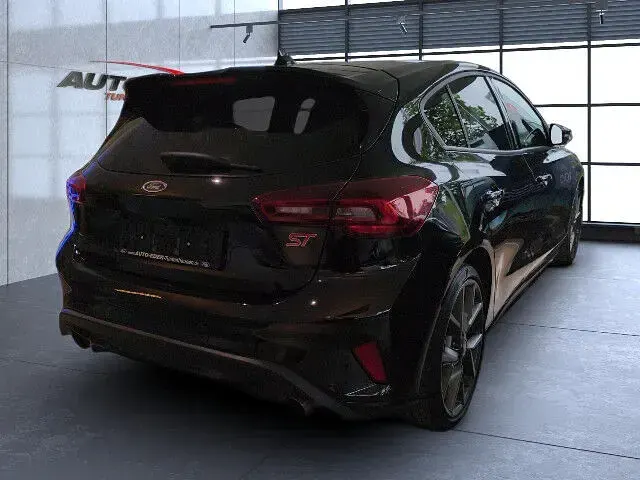 Gebraucht Ford Focus ST 280 PS (205 kW) 2022 Obsidianschwarz (metallic) Limousine