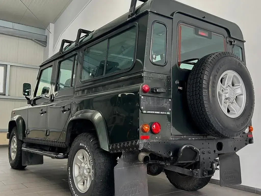 Gebraucht Land Rover Defender 122 PS (89 kW) 2008 Grün Kombi