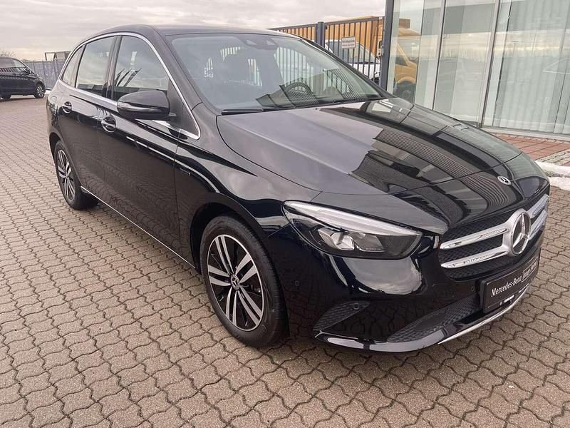 Gebraucht Mercedes B250e 218 PS (160 kW) 2020 Lack kosmosschwarz Van / Kleinbus