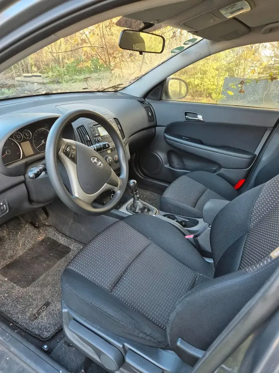 Gebraucht Hyundai i30 122 PS (89 kW) 2007 Grau Kleinwagen