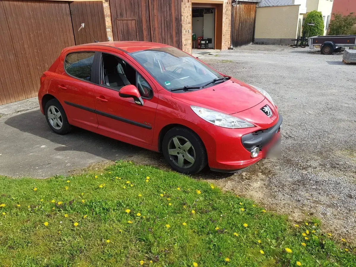 Gebraucht Peugeot 207 Urban Move 95 PS (69 kW) 2010 Rot Kombi
