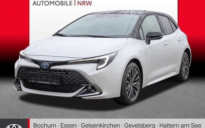Weiß Gebraucht 2024 Toyota Corolla Comfort Limousine | 25.479 € (Guter Preis) - Bild 1/4