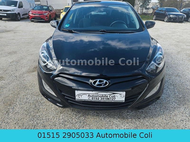 Gebraucht Hyundai i30 90 PS (66 kW) 2013 Schwarz Limousine