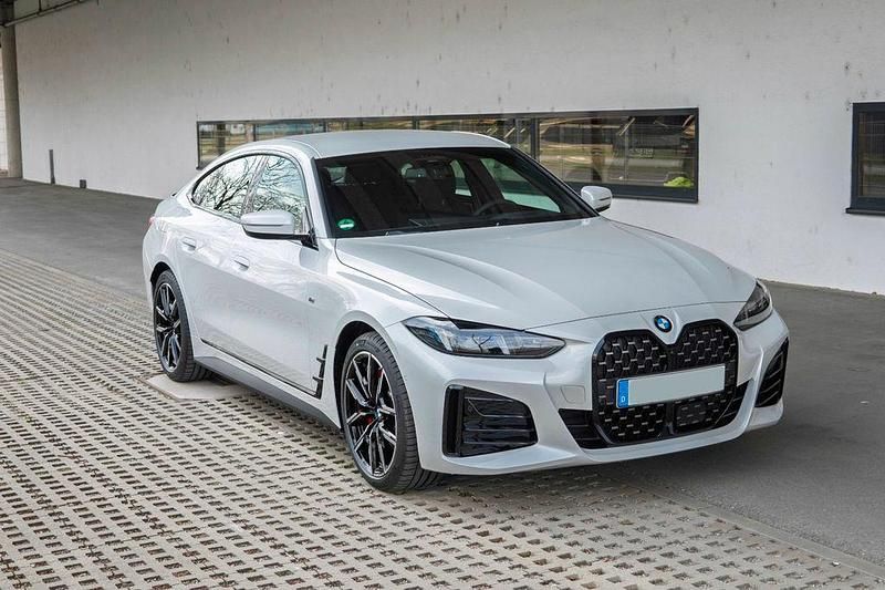Weiß Gebraucht 2025 BMW 430 Gran Coupé M Sport Coupé | 64.950 € (Superpreis) - Bild 1/4