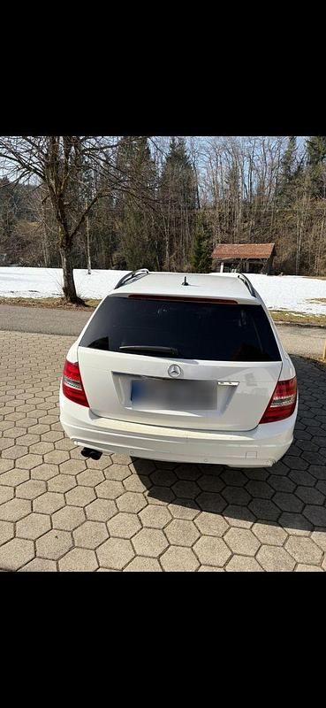 Gebraucht Mercedes 200 136 PS (100 kW) 2012 Weiß Kombi