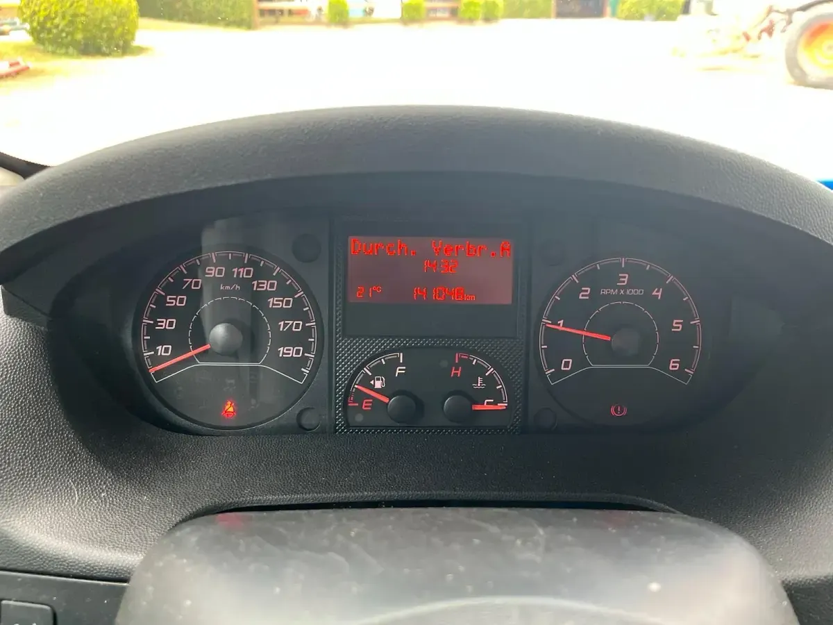 Gebraucht Peugeot Boxer 163 PS (119 kW) 2017 Grau Van