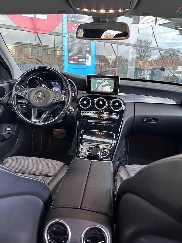Gebraucht Mercedes C200 Avantgarde 136 PS (100 kW) 2016 Schwarz Kombi
