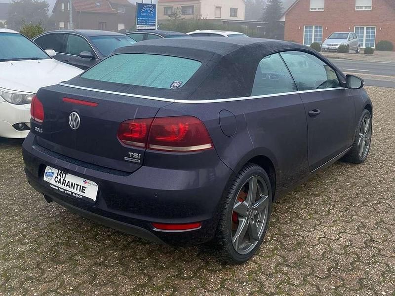 Gebraucht VW Golf Cabriolet Basis 105 PS (77 kW) 2011 Dark purple metallic Cabrio