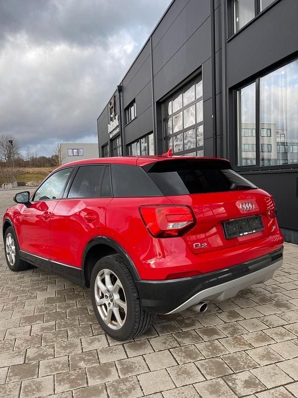 Gebraucht Audi Q2 116 PS (85 kW) 2018 Rot SUV