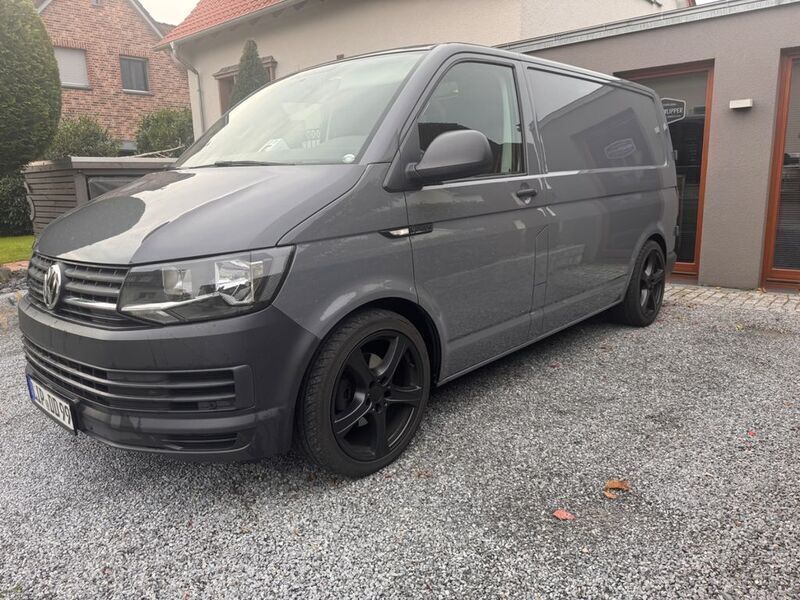 Grau Gebraucht 2016 VW T6 Van | 12.900 € (Fairer Preis) - Bild 1/4