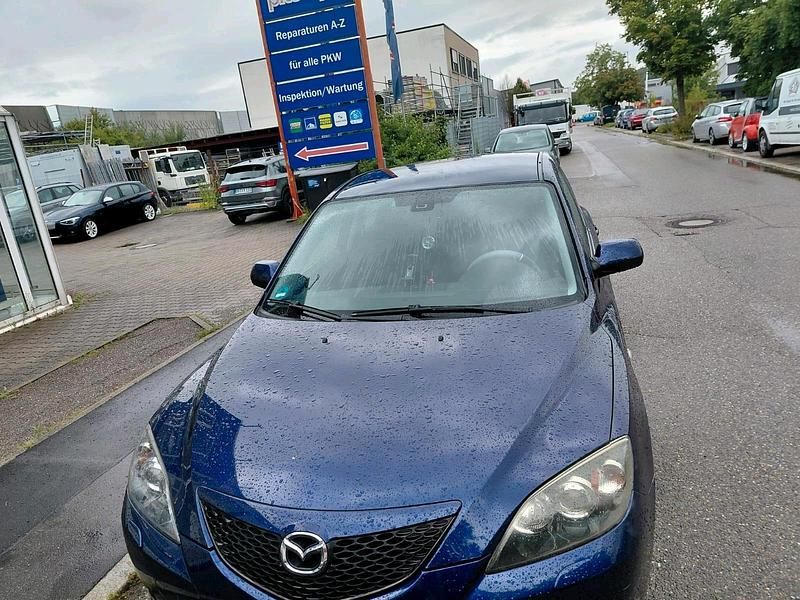 Blau Gebraucht 2005 Mazda 3 Limousine | 1.800 € - Bild 1/4