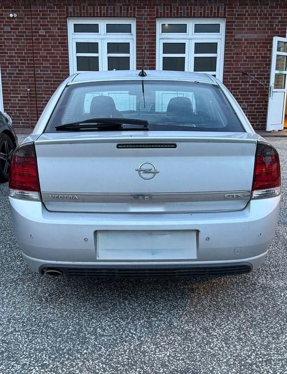 Silber Gebraucht 2003 Opel Vectra GTS Limousine | 3.600 € (Fairer Preis) - Bild 1/4