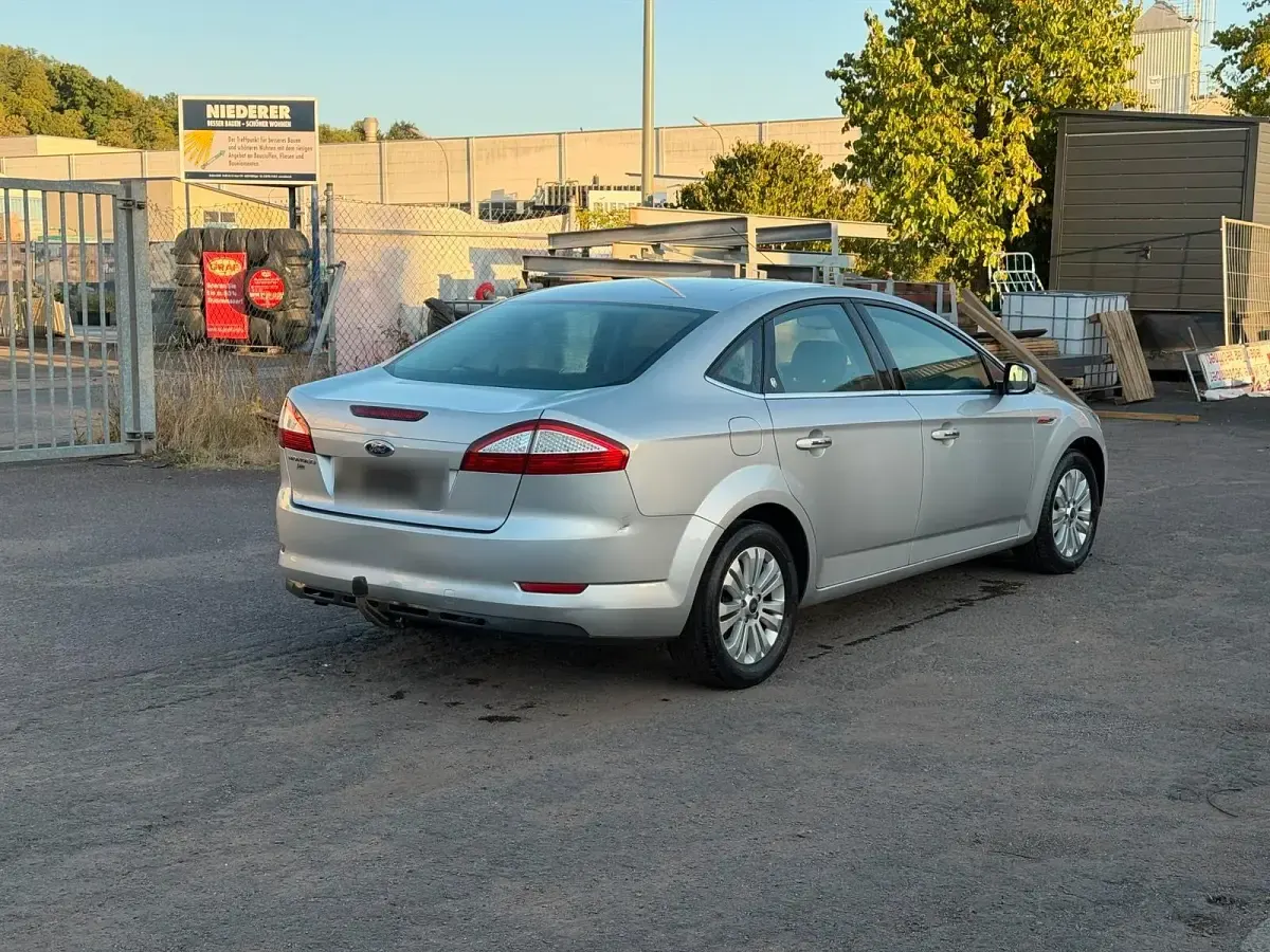 Gebraucht Ford Mondeo 145 PS (106 kW) 2007 Silber Limousine